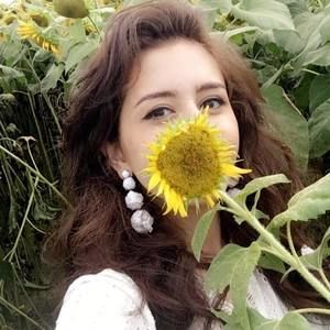 Meet your Posher, Deena